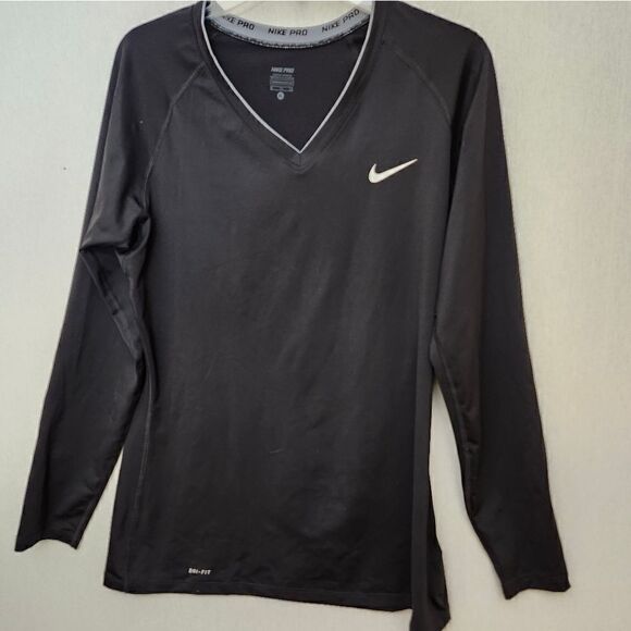 ‎Nike Pro fitted long sleeve pullover - Picture 1 of 8
